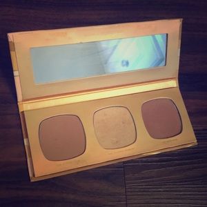 Bronzer pallet